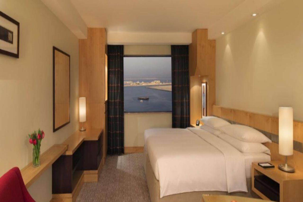 Hotel Hyatt Regency - Corniche 5*