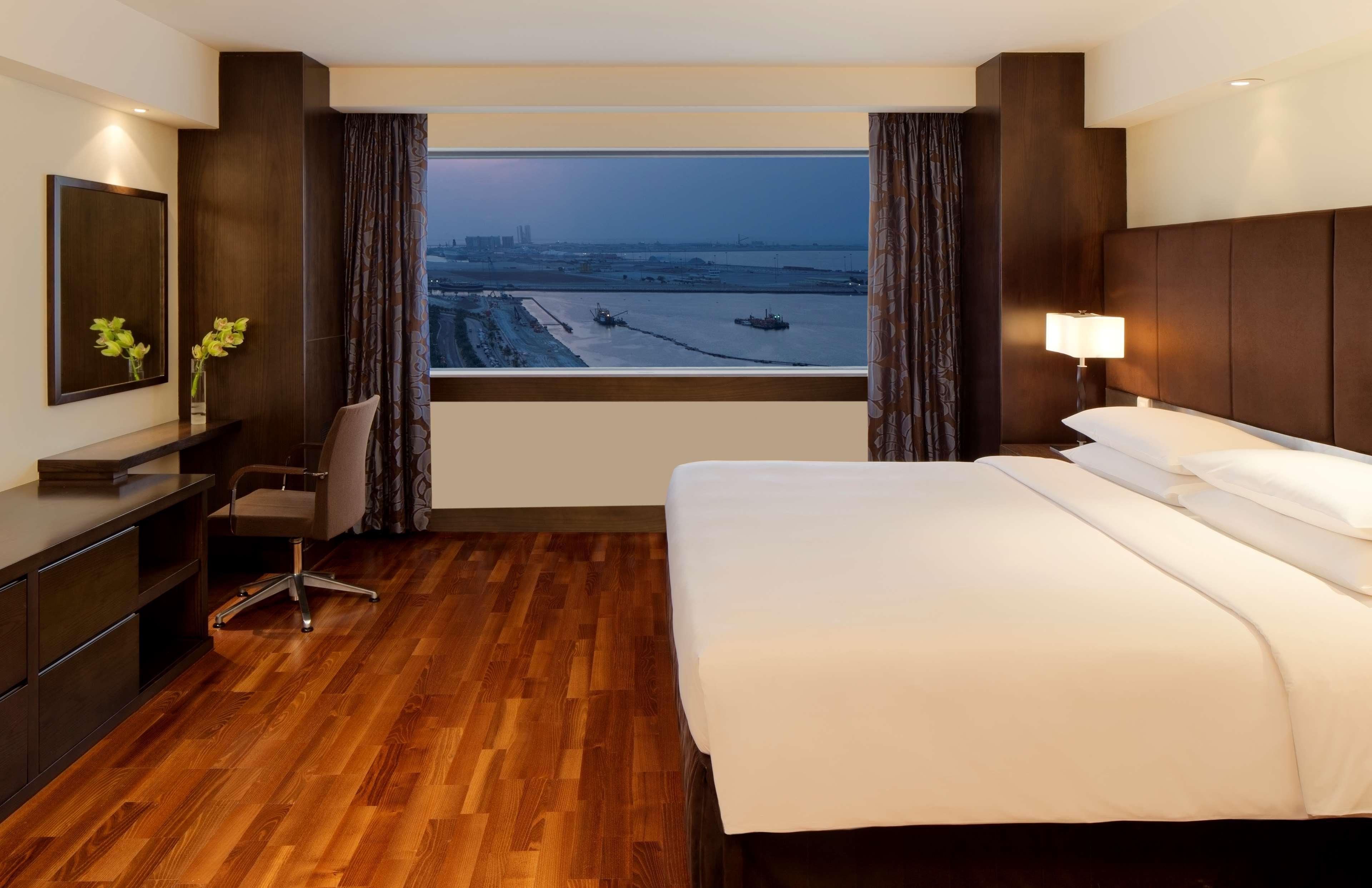 Hyatt Regency - Corniche 5* Dubai