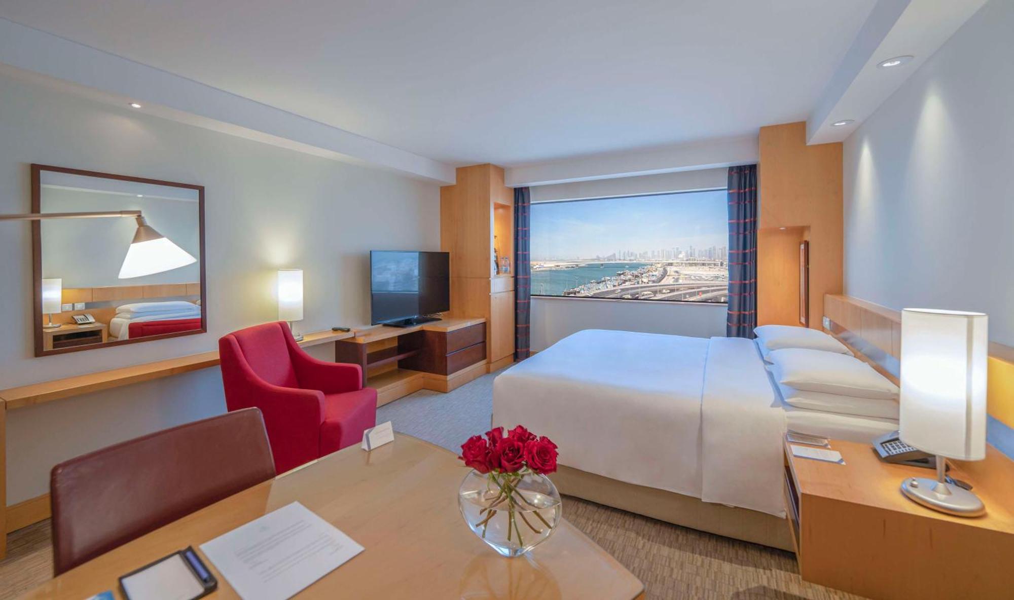 Hotel Hyatt Regency - Corniche 5*
