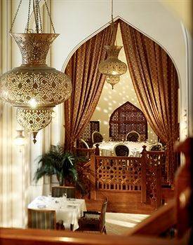Hyatt Regency - Corniche 5*