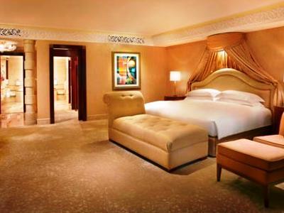 Hyatt Regency - Corniche 5*