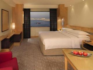 Hotel Hyatt Regency - Corniche 5*